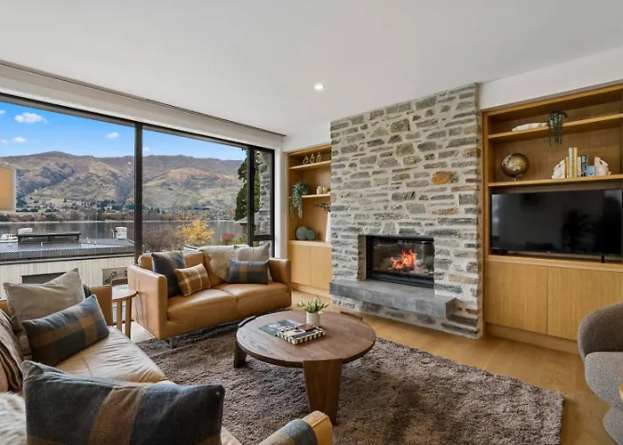 Lakeside Bliss Luxury 3 Bedroom * Wanaka