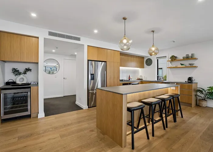 Lakeside Bliss Luxury 3 Bedroom * Wanaka
